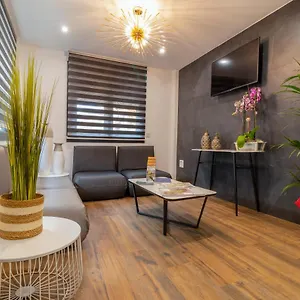 2* Hotel Reina Aixa